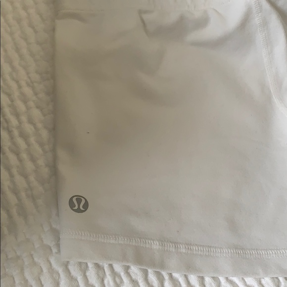 Lululemon short shorts - Picture 4 of 4
